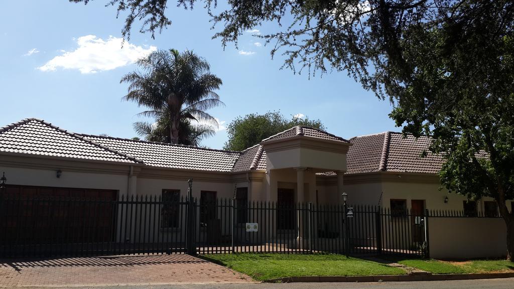 Eagle Rock Executive Guest House Kempton Park Exteriör bild