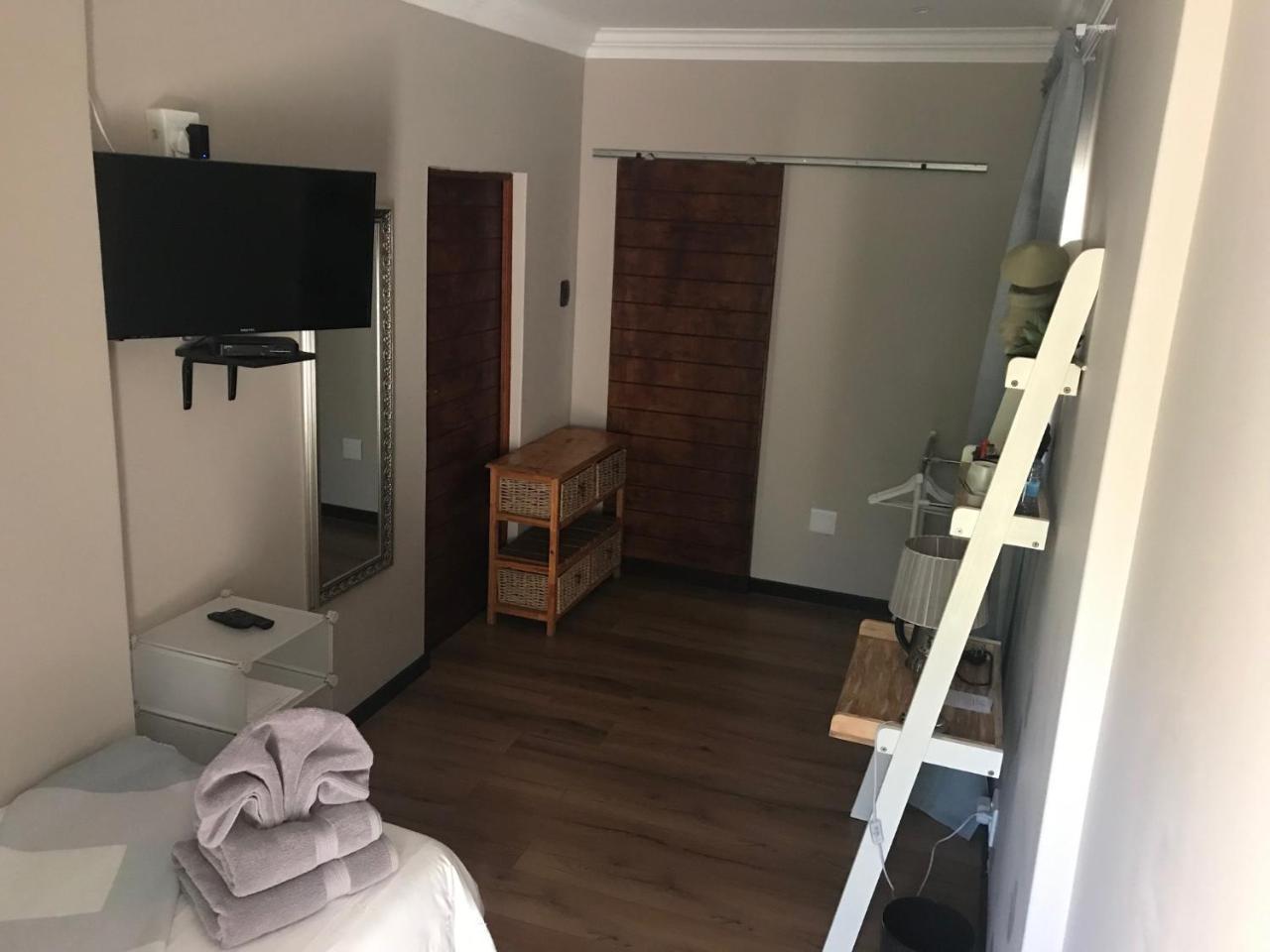 Eagle Rock Executive Guest House Kempton Park Exteriör bild