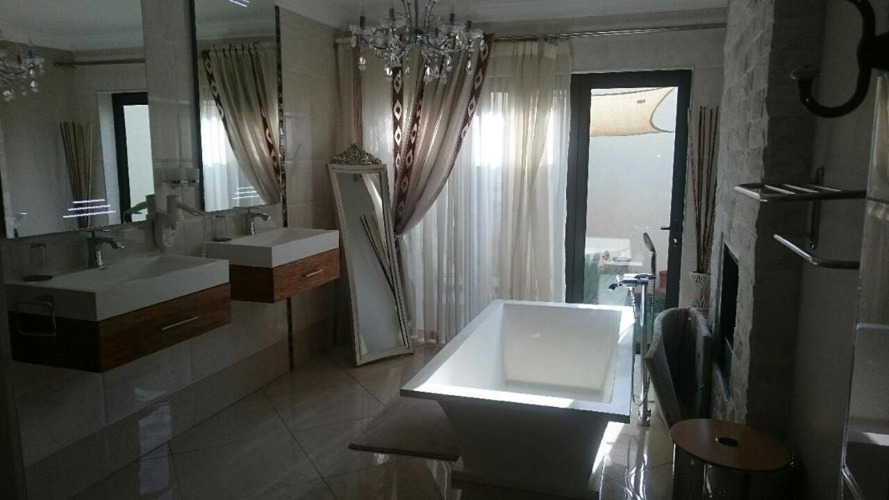 Eagle Rock Executive Guest House Kempton Park Exteriör bild